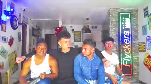 extrangers online show from February 8, 12:06 pm