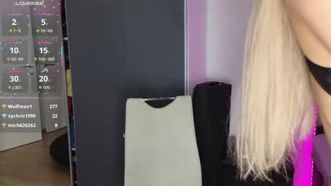 Xandra EX online show from September 10, 6:42 pm