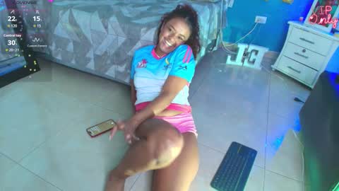 eylend_lisboa_ online show from February 12, 2:09 pm