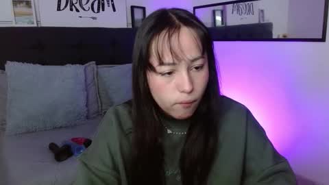 Snapshot of eymmy_24 chatting on September 9, 2:55 am eymmy_24 online show from September 9, 2:55 am