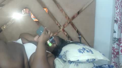 eyshaexotii online show from May 16, 2:41 am