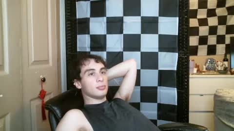 Snapshot of ezra_naamah chatting on February 13, 10:43 pm Ezra Naamah online show from February 13, 10:43 pm