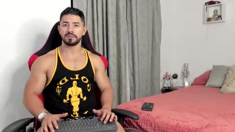 Ezzio Scolaro online show from March 27, 12:27 am