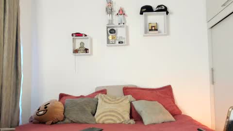 Ezzio Scolaro online show from May 15, 10:39 pm