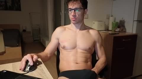 Snapshot of f24570a chatting on February 5, 8:57 pm Mick online show from February 5, 8:57 pm