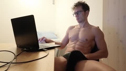 Snapshot of f24570a chatting on December 1, 5:59 pm Mick online show from December 1, 5:59 pm