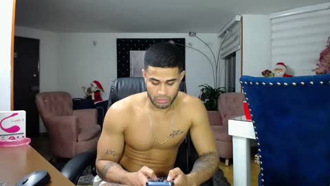 Snapshot of fabilatindick20 chatting on December 4, 6:38 am Fabian online show from December 4, 6:38 am