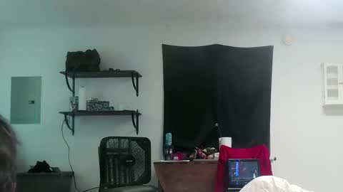 Facesitterchick online show from October 12, 6:06 am