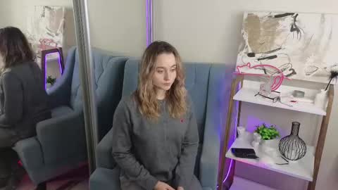 faecavaness online show from November 7, 8:17 am