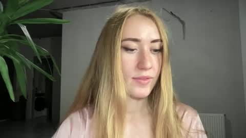 fairy_face online show from September 17, 7:39 pm
