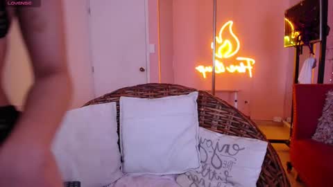 FAIRY online show from November 5, 8:55 pm