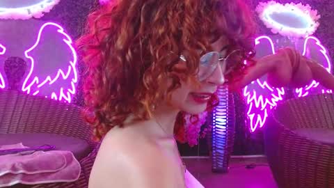 Snapshot of fairy_sweet_ chatting on February 18, 11:52 pm FAIRY online show from February 18, 11:52 pm