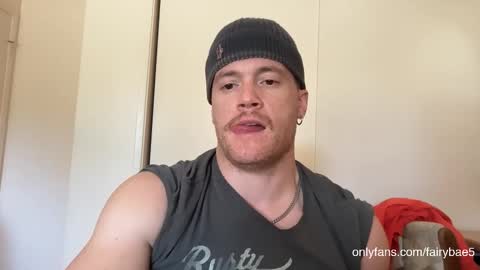 Travis online show from October 31, 7:36 pm