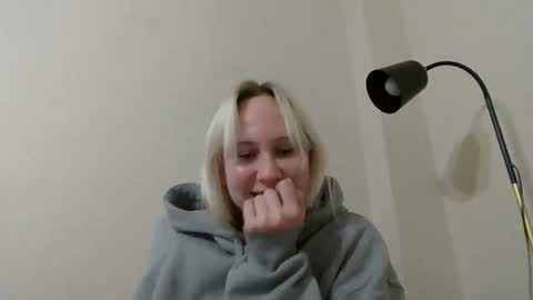 fairyfeller_ online show from September 30, 4:17 pm