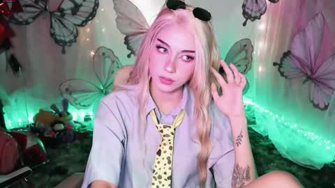 Snapshot of fairywhore chatting on September 15, 4:03 am Jackie Cosplayer online show from September 15, 4:03 am