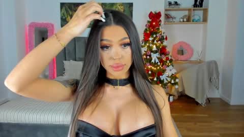 Snapshot of fancy_t33_n chatting on December 20, 6:56 pm Jennifer online show from December 20, 6:56 pm