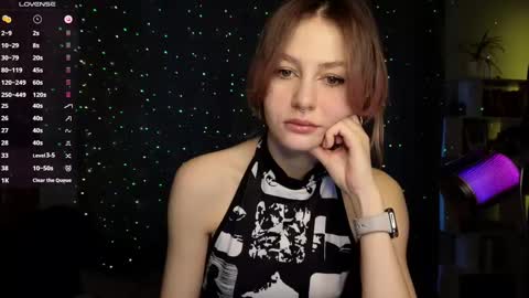 Snapshot of fancymeee chatting on February 12, 10:03 am fancymeee online show from February 12, 10:03 am