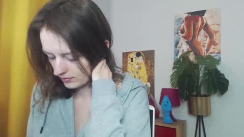 Nadine online show from October 8, 5:02 am