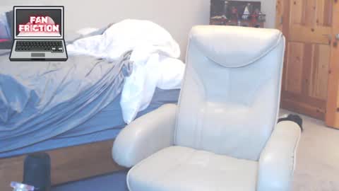 Snapshot of fanfriction chatting on February 20, 6:39 am Fan Friction online show from February 20, 6:39 am