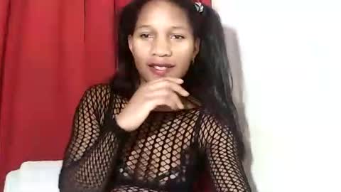 faniriah27 online show from October 26, 7:13 pm