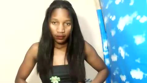 faniriah27 online show from September 12, 6:32 pm