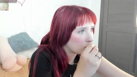 Snapshot of fannie_selmie chatting on September 18, 9:24 am Fannie Selmie online show from September 18, 9:24 am