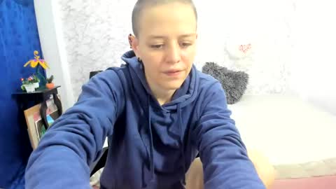 Snapshot of fanny_18 chatting on February 28, 3:37 am FANNY online show from February 28, 3:37 am