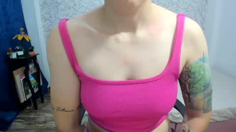 Snapshot of fanny_18 chatting on February 25, 10:53 pm FANNY online show from February 25, 10:53 pm