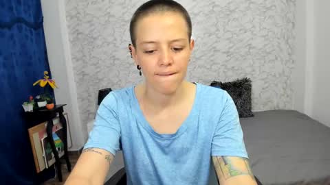Snapshot of fanny_18 chatting on March 12, 10:39 pm FANNY online show from March 12, 10:39 pm