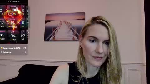 Snapshot of fanny_posy chatting on February 17, 11:00 pm Fanny online show from February 17, 11:00 pm