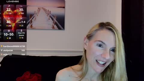 Snapshot of fanny_posy chatting on March 10, 8:23 pm Fanny online show from March 10, 8:23 pm