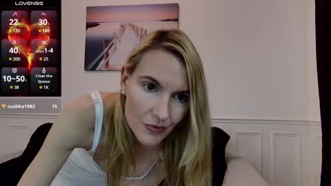 Snapshot of fanny_posy chatting on February 27, 4:57 am Fanny online show from February 27, 4:57 am