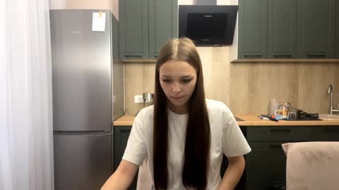 Anna Scovich online show from October 9, 1:27 pm