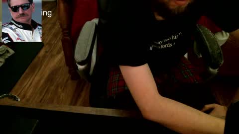 farmboy2398 online show from April 1, 2:56 am