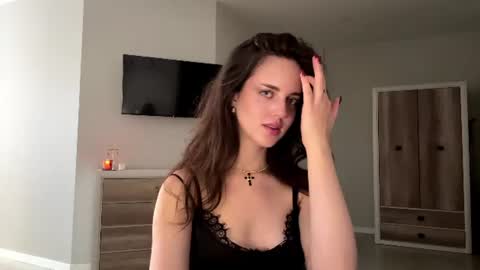 Mia online show from June 20, 3:18 pm
