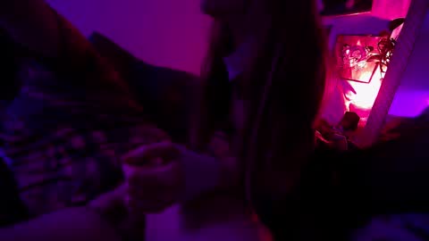 Snapshot of farty_sluts chatting on March 1, 7:41 am farty_sluts online show from March 1, 7:41 am