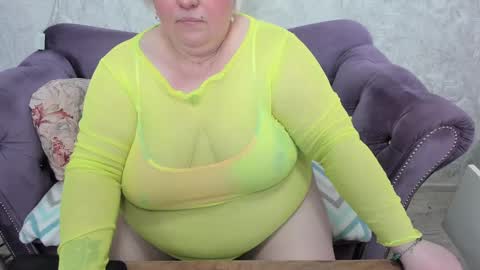 Snapshot of fashiona chatting on February 22, 3:01 am fashiona online show from February 22, 3:01 am