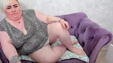 Snapshot of fashiona chatting on February 11, 12:38 am fashiona online show from February 11, 12:38 am