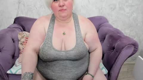 Snapshot of fashiona chatting on February 7, 10:41 pm fashiona online show from February 7, 10:41 pm