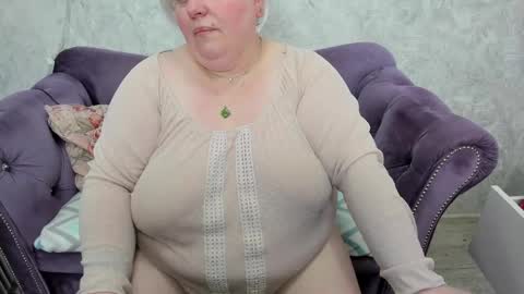 Snapshot of fashiona chatting on January 30, 3:44 am fashiona online show from January 30, 3:44 am