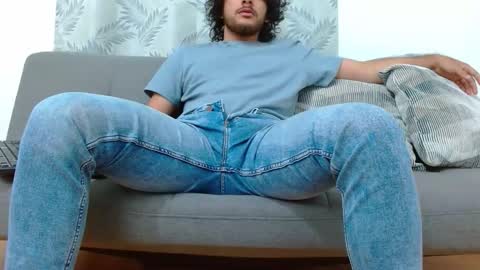 Snapshot of favid95 chatting on September 11, 11:22 am favid95 online show from September 11, 11:22 am