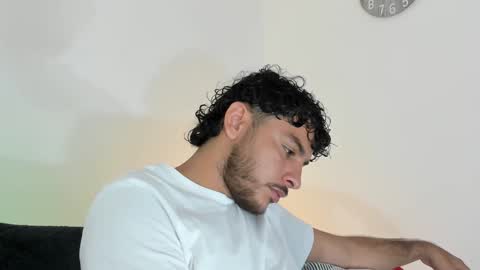 Snapshot of favid95 chatting on December 21, 5:40 pm favid95 online show from December 21, 5:40 pm
