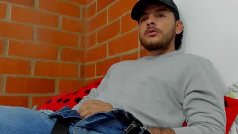 Snapshot of favid95 chatting on December 6, 8:45 pm favid95 online show from December 6, 8:45 pm