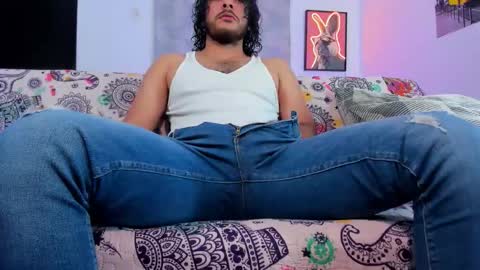 favid95 online show from December 19, 10:49 pm