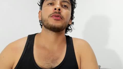 Snapshot of favid95 chatting on December 20, 4:31 am favid95 online show from December 20, 4:31 am