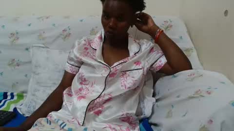 fayrie1 online show from September 20, 11:35 am