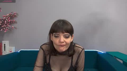 Laura online show from October 3, 9:06 am