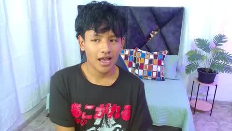 Snapshot of feliix18 chatting on September 13, 9:17 pm Felix online show from September 13, 9:17 pm