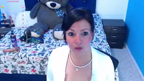 Snapshot of felinagrrr chatting on February 22, 8:09 pm felina online show from February 22, 8:09 pm