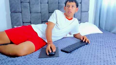 felipehot_gonzales online show from October 12, 12:42 pm